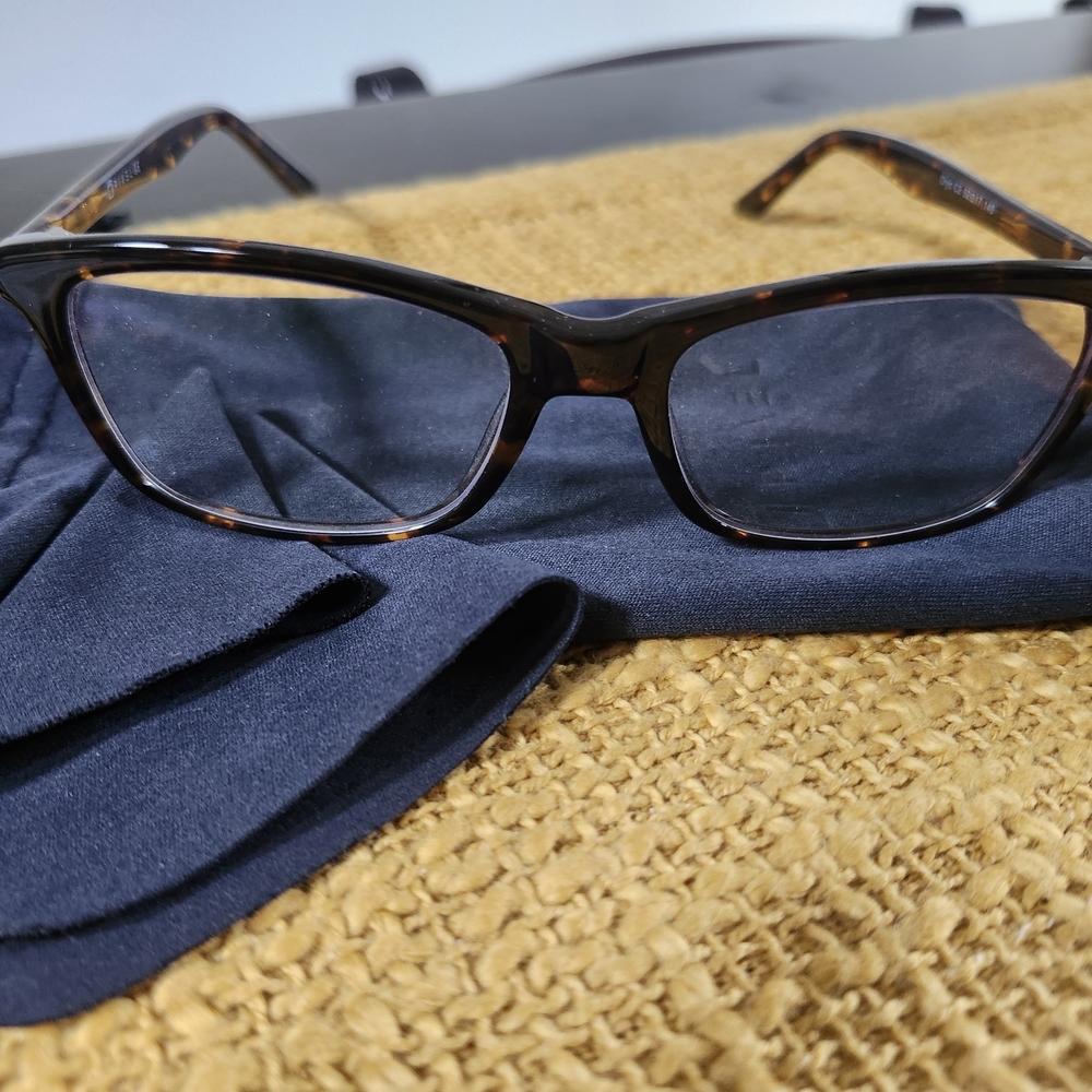 Stylish Tortoise Shell Eyeglasses